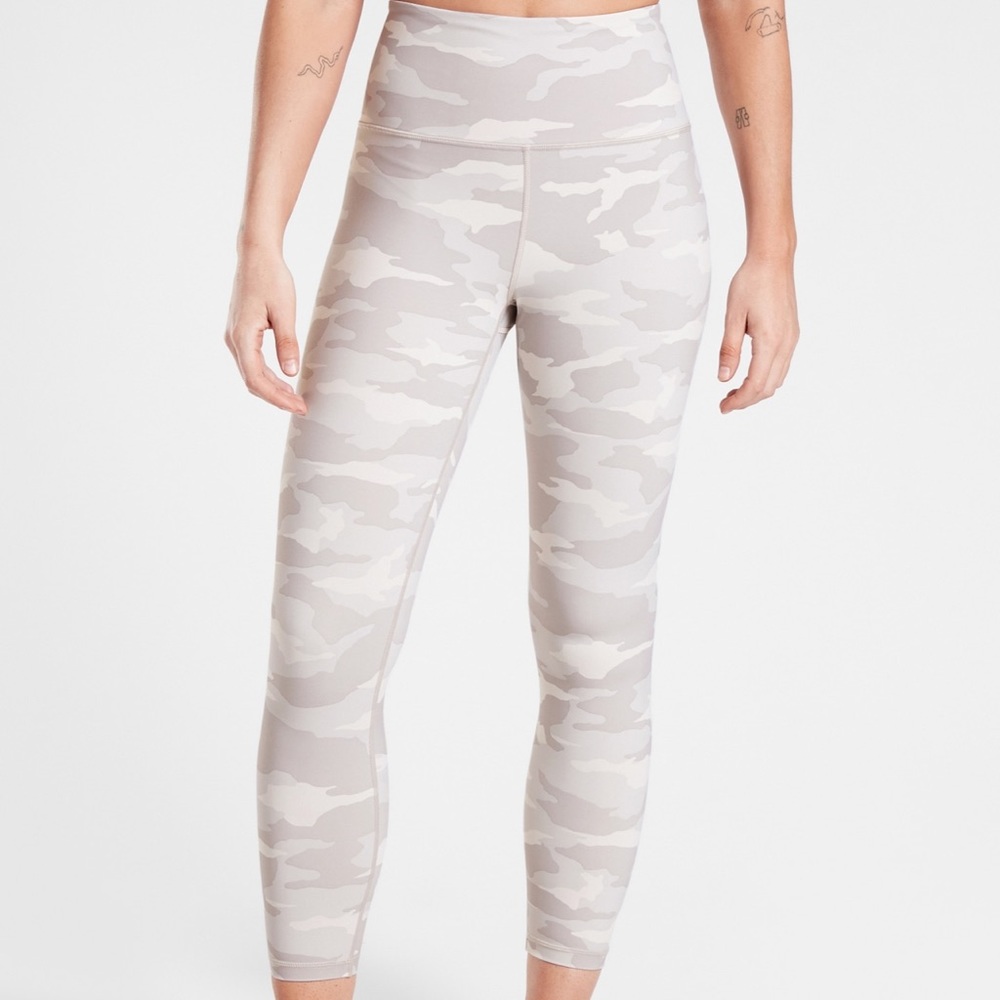 Athleta Elation 7/8 Tight Gray Camo High Rise Size XS